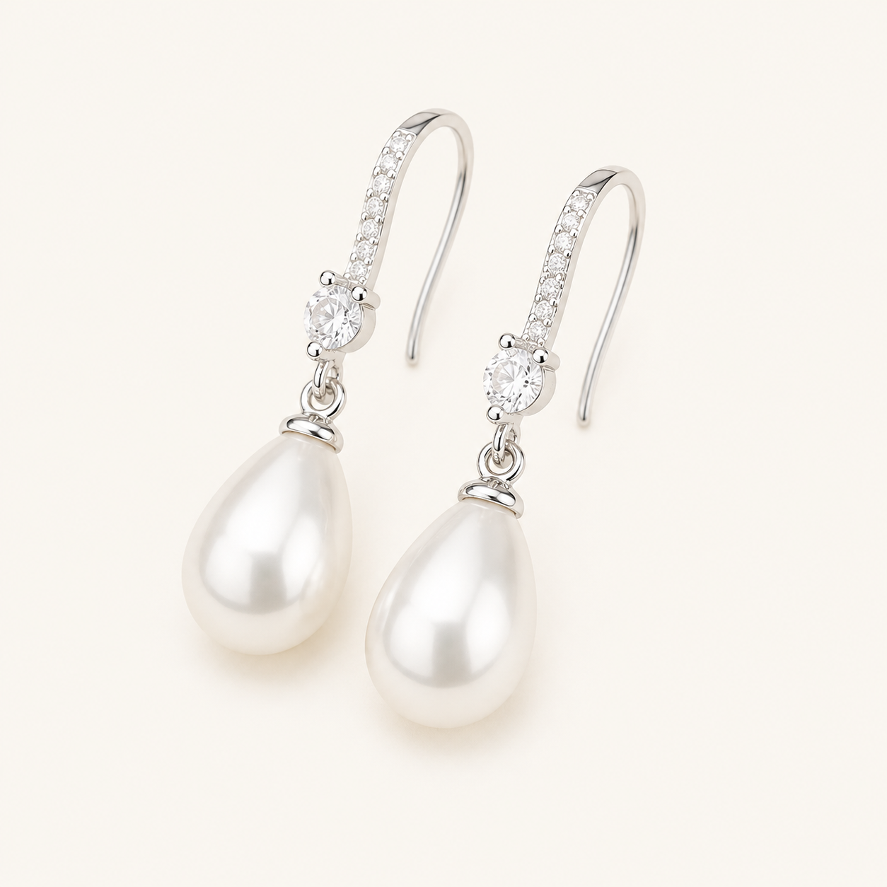 Iseult White Gold Pearl Earrings