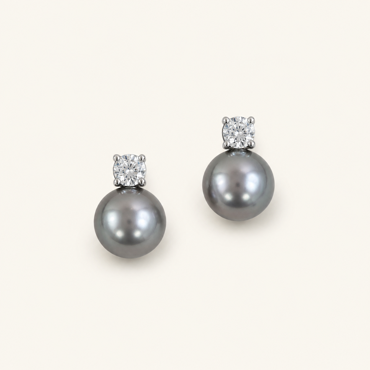 Flora White Gold Pearl Earrings