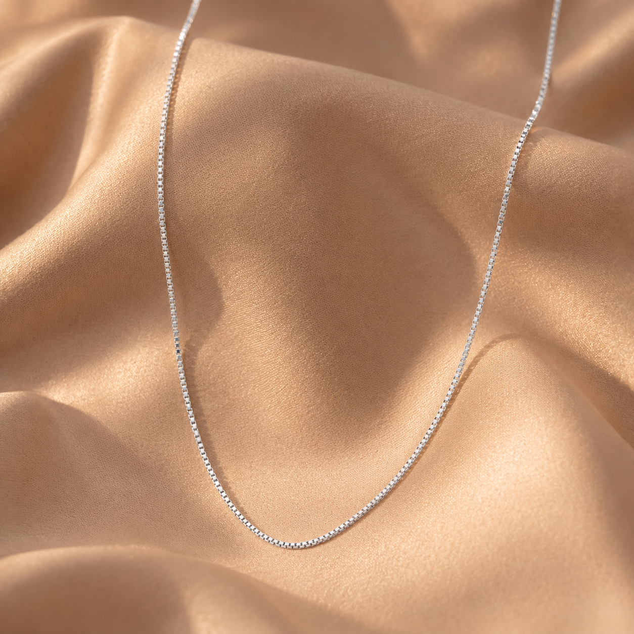 Bodega White Gold Necklace
