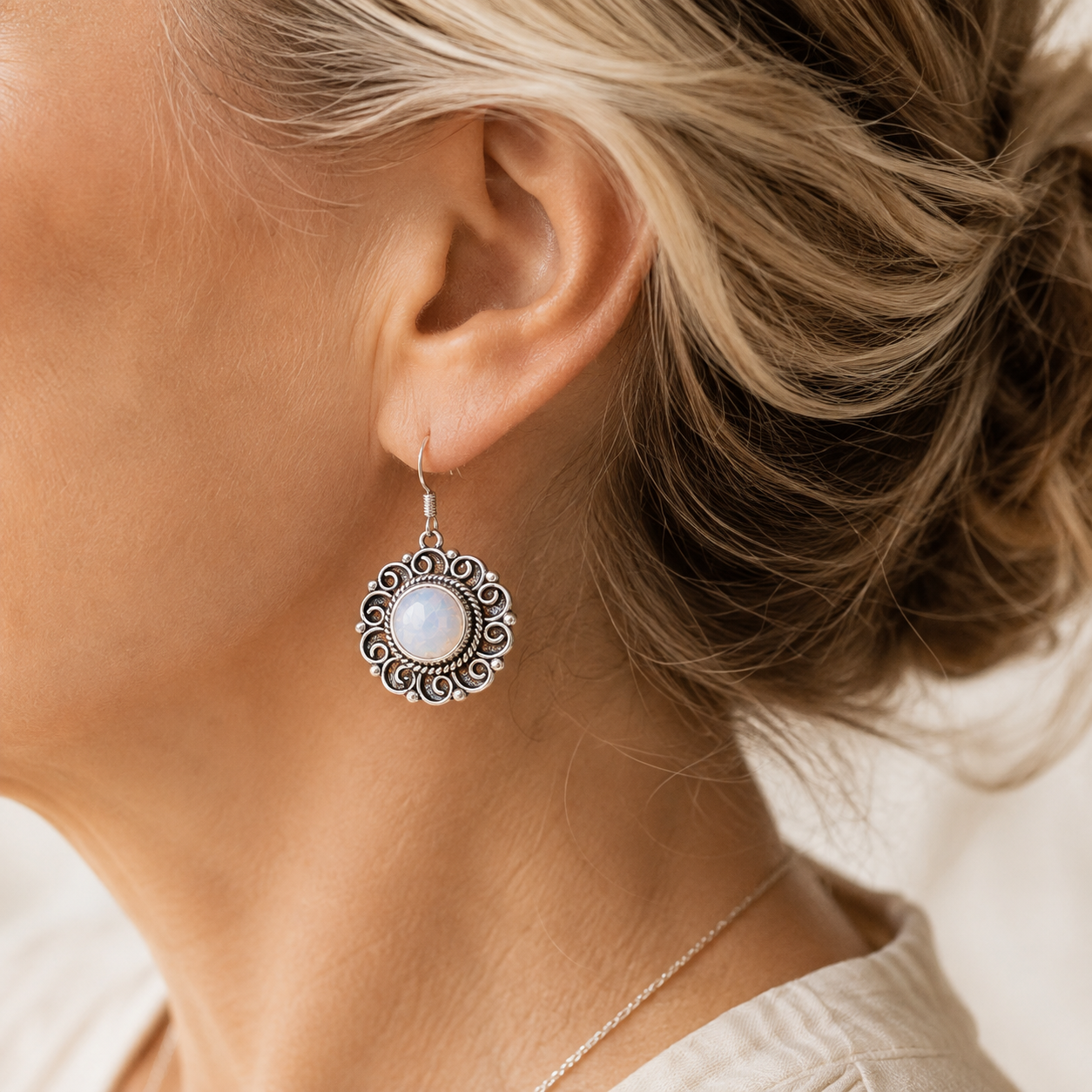 Ilaria White Gold Pearl Earrings