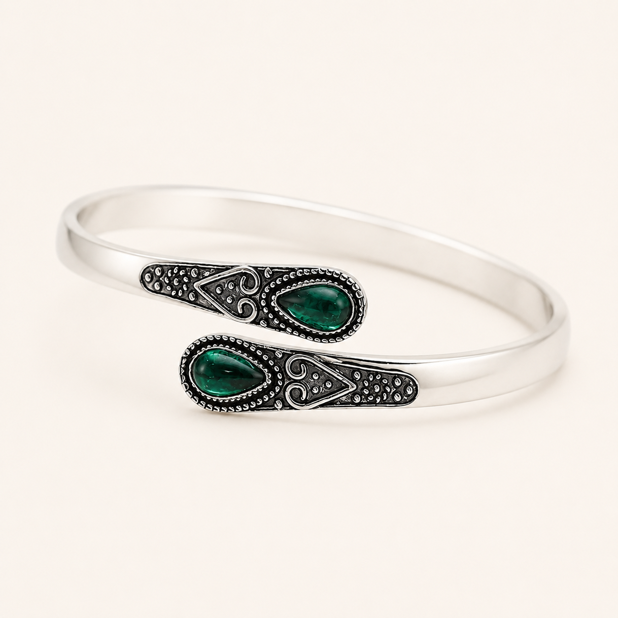 Winona Silver Emerald Bangle