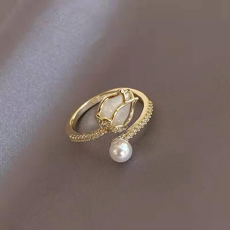 Filippa Gold Pearl Tulip Ring