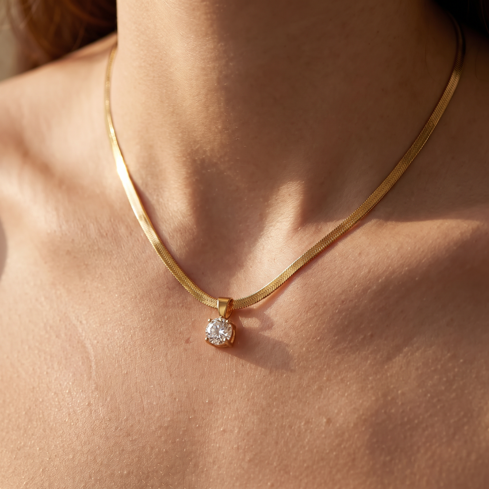 Daphne Gold Pendant Necklace