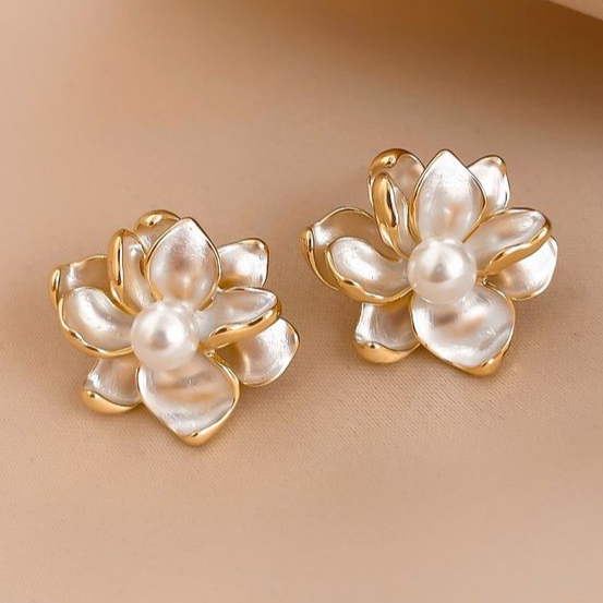 Hadley Gold Pearl Flower Earrings