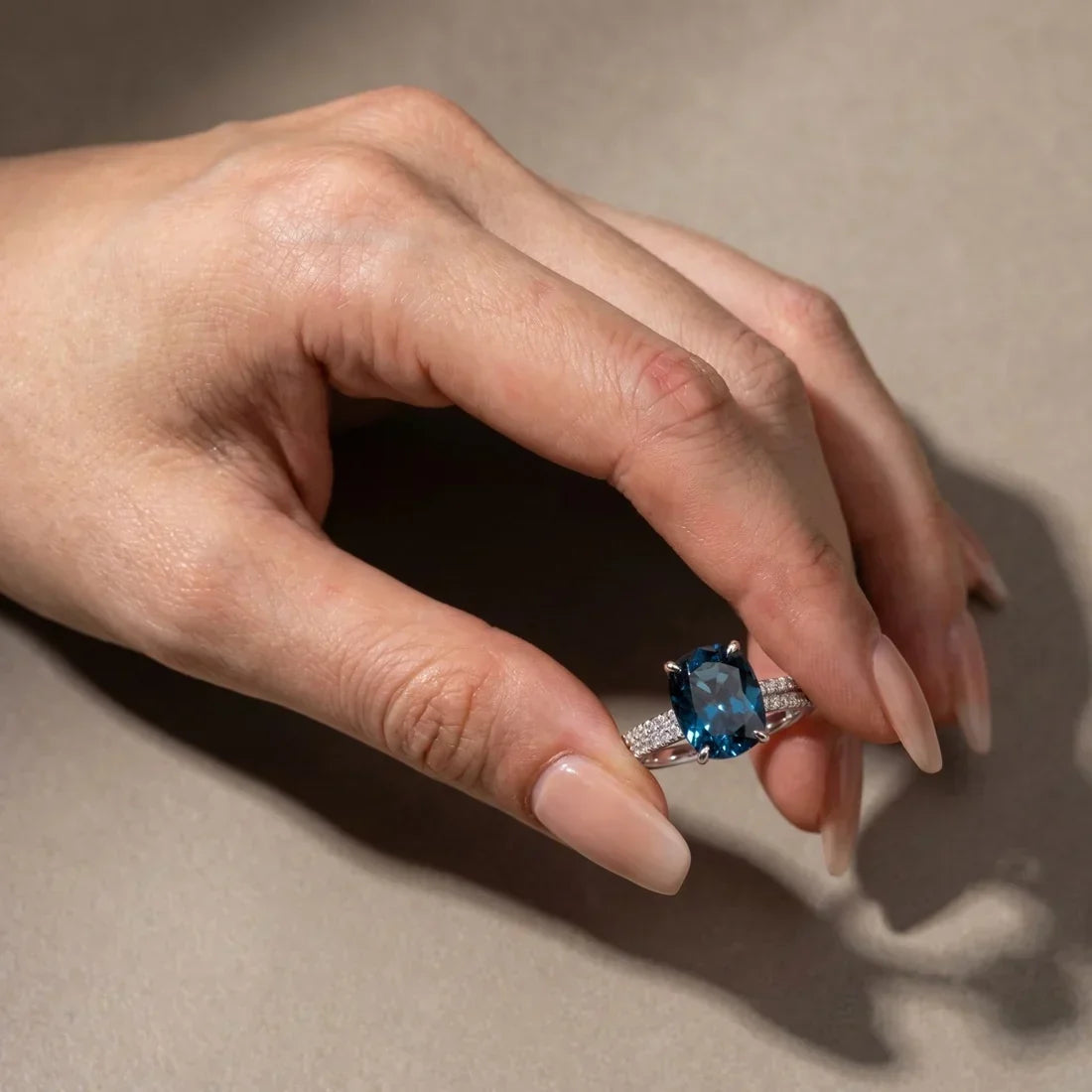 Viola White Gold Sapphire Set