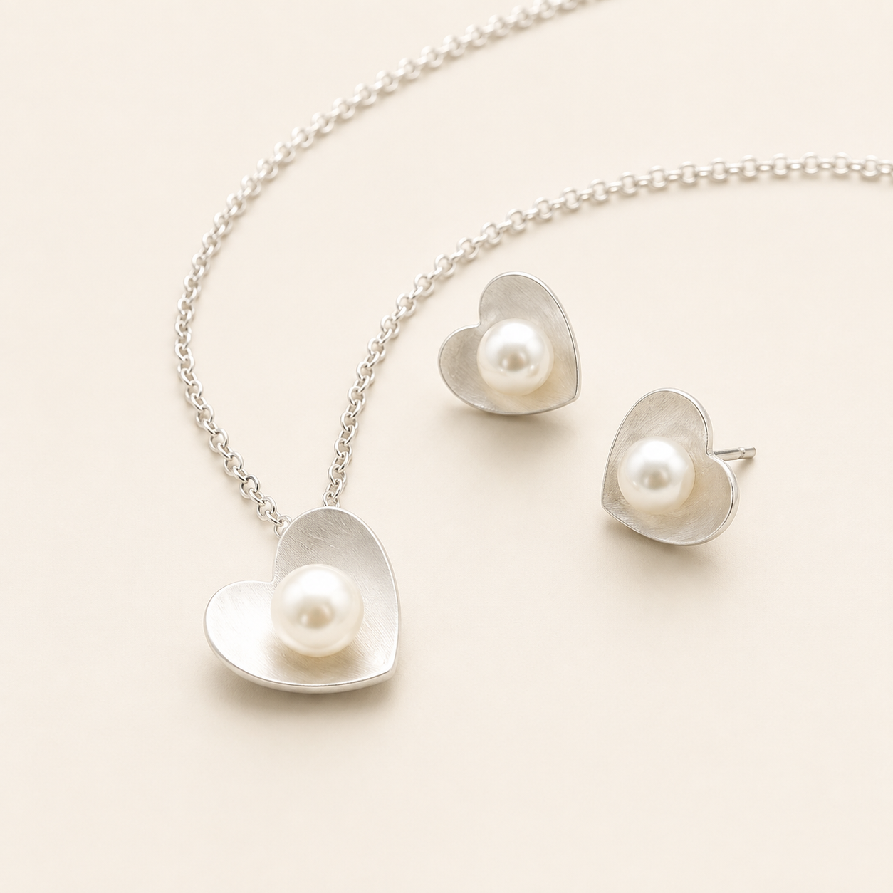 Isolde White Gold Pearl Set