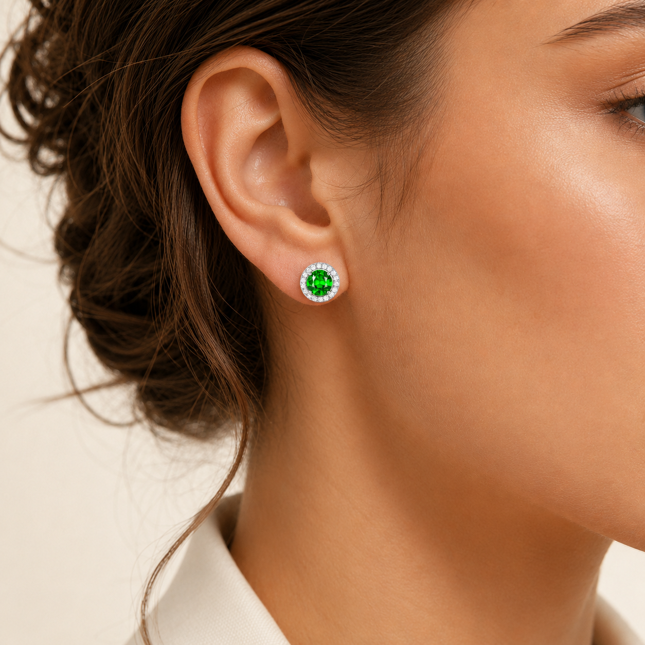 Lúcia White Gold Emerald Earrings