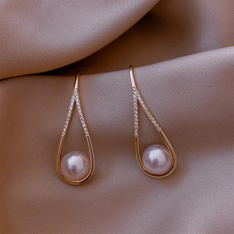Isadora Rose Gold Pearl Earrings