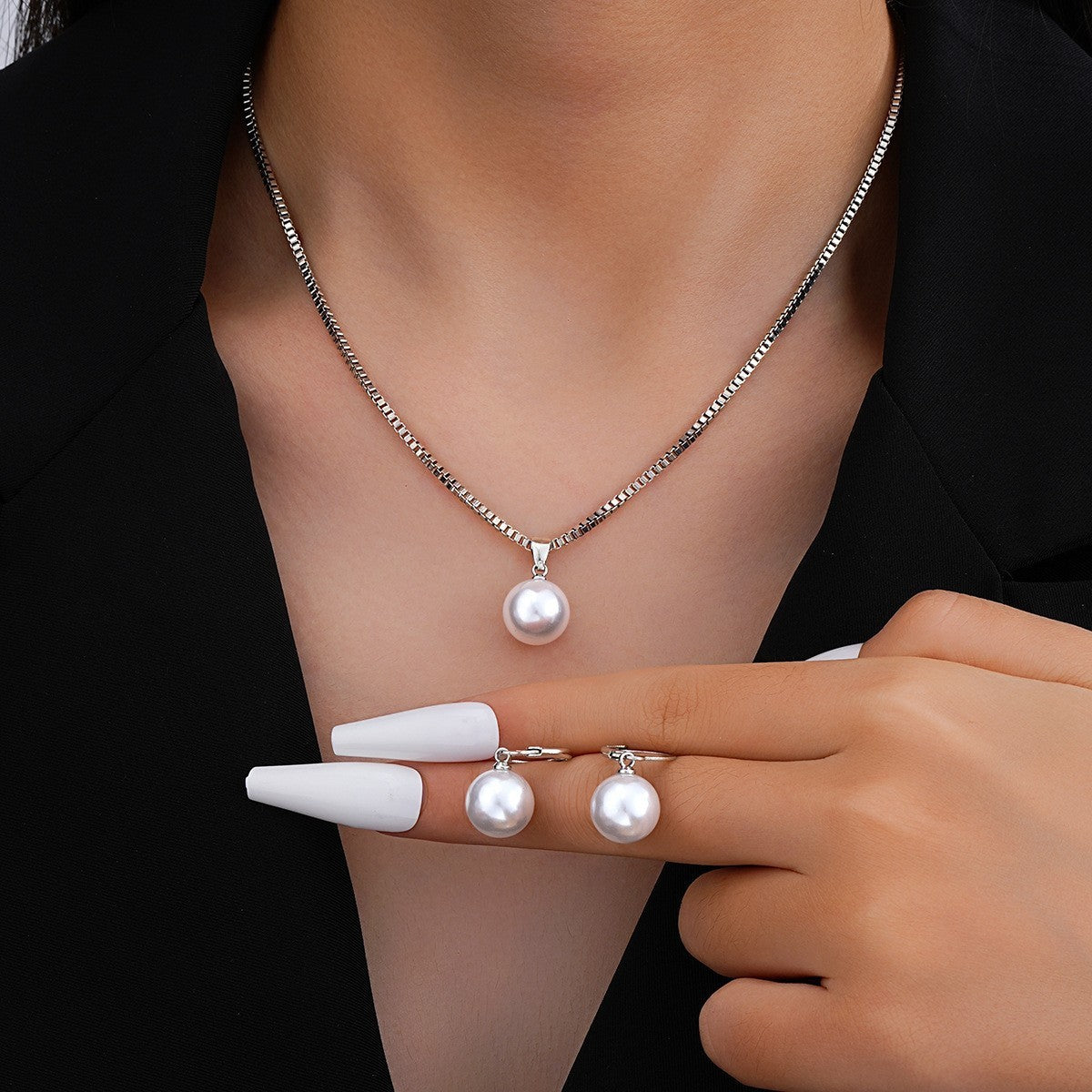 Ludovica White Gold Pearl Set